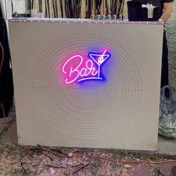 Barra Lista Con Luces Para Comenzar Negocio