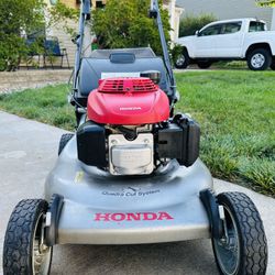 Honda Lawn Mower Self Propelled with Bag