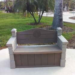 PRICE REDUCED! STEP2 OUTDOOR HEAVE DURTY PLASTIC  STORAGE BENCH FOR SALE