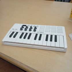 M -vave smk-25 beat maker with cable... You connect with Bluetooth and then download bandlab