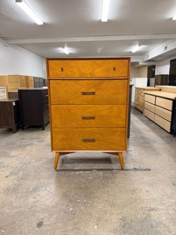 Mid Century Modern Style 4 Drawer Dresser Chest