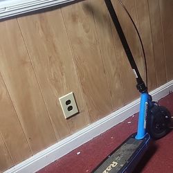 Razor Scooter E100 NEEDS WIRE REPLACEMENT $23