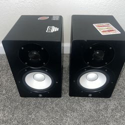 Yamaha HS7 Studio Monitors (SPEAKERS)