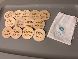 White Loft Baby Milestone Wooden Disc Set