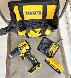 DeWALT 20V ATOMIC Brushless Drill Driver Kit
