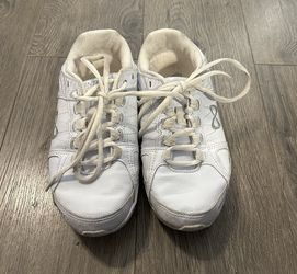 Nfinity Rival Cheer Shoes Size 6