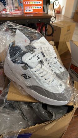 Men’s size 9 sneakers