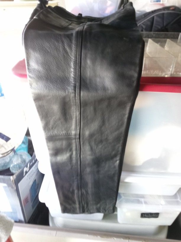 Leather Pants For Motorcycle Safety.