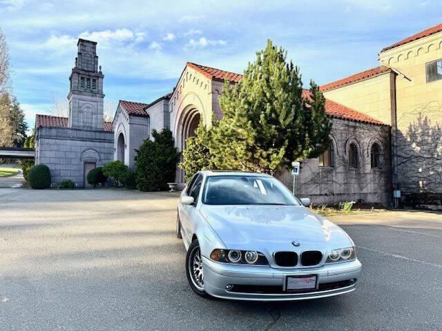 2003 BMW 530i