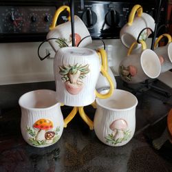 Mugs With Stand