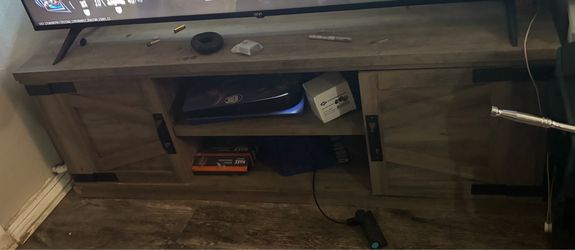 Entertainment center
