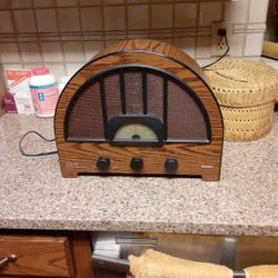 Pre-owned Vintage QTR 98 Radio 