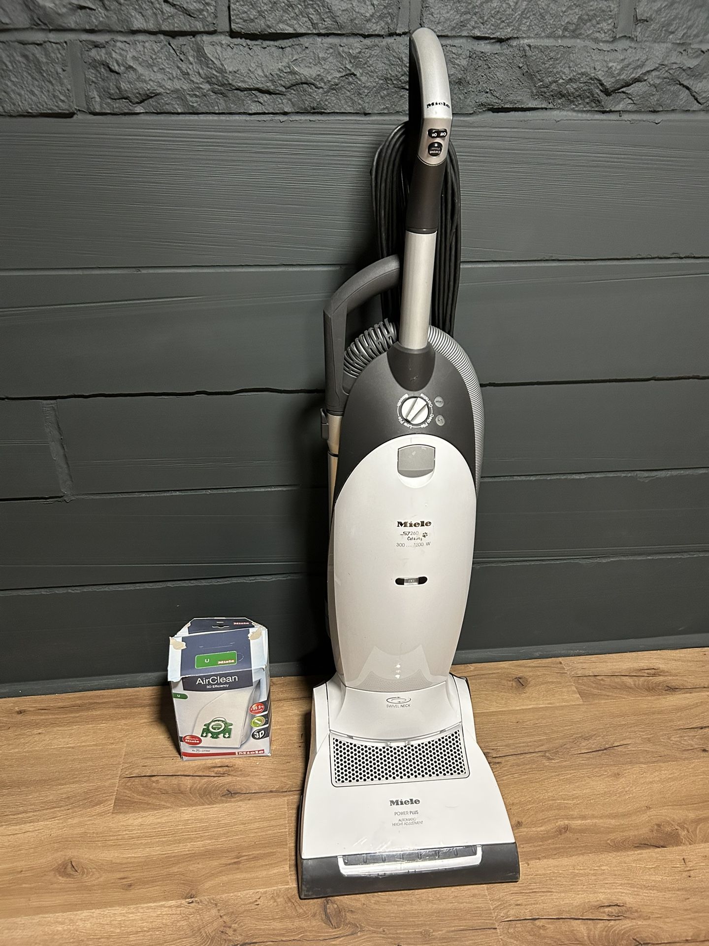 Miele S7260 Vacuum Cat & Dog Upright Vacuum