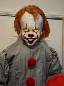 Spirit Halloween Pennywise animatronic