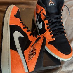 Jordan 1 Mid Black Cone