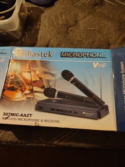 Karaoke wireless microphones