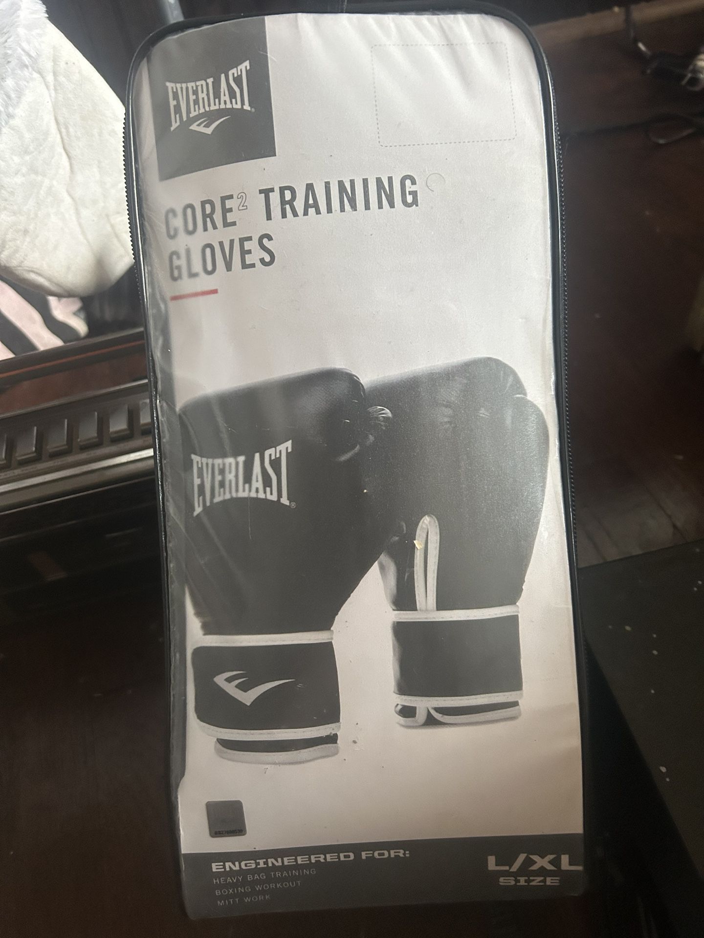 Brand New Everlast Boxing Gloves 