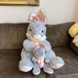 Beautiful Easter Bunny !!Good condition !!3ft Tall