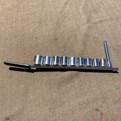 Tools Craftsman Metric Socket’s. 21 - 32