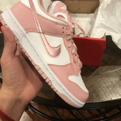 Nike Dunk Low Pink Velvet Size 6y/7.5w