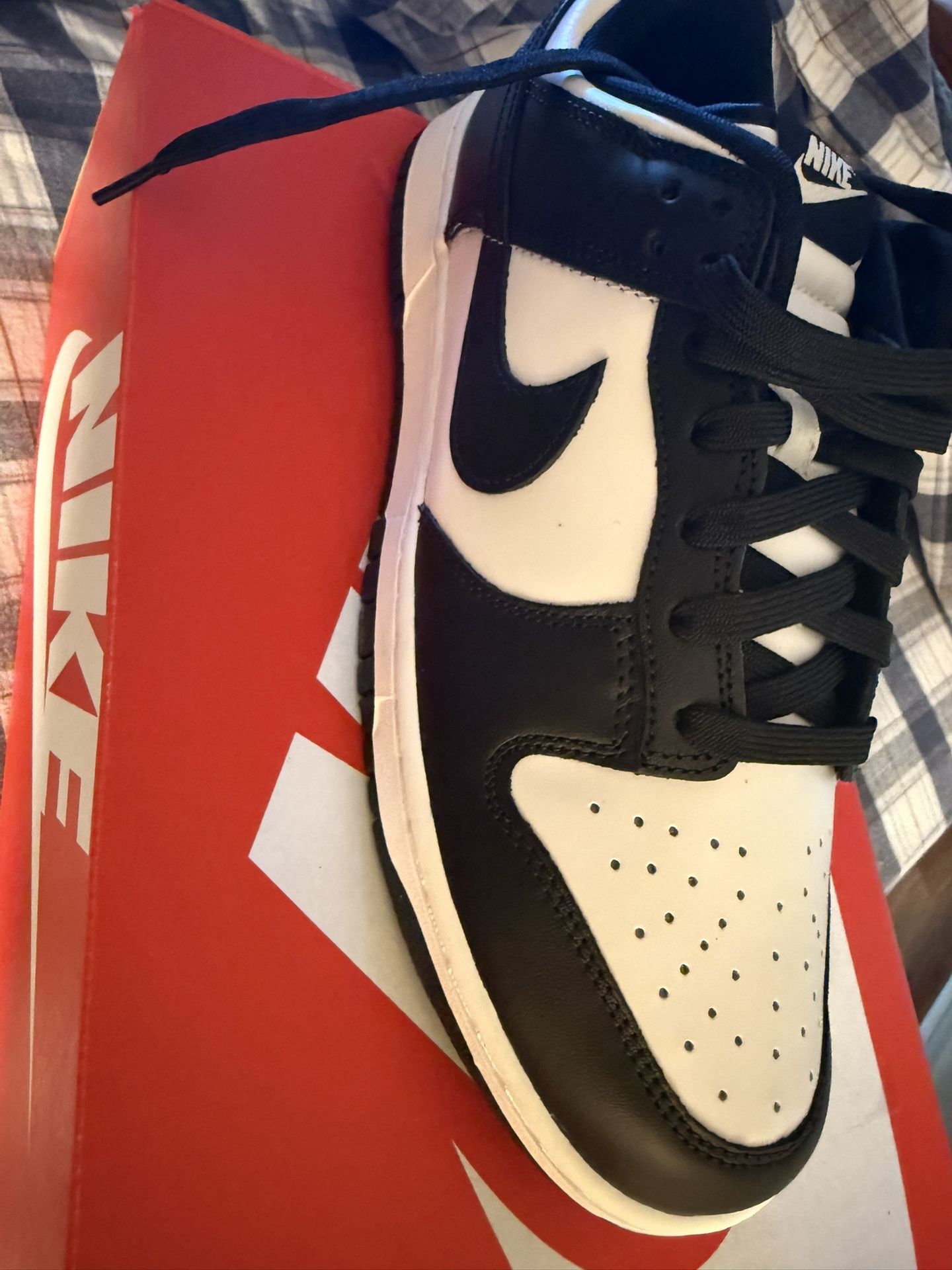 NEW NIKE DUNK RETRO SIZE 10.5