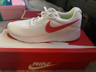 Nike tennis shoes