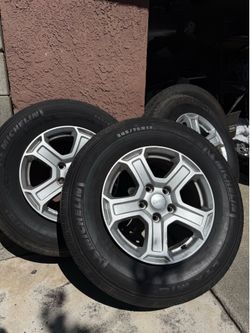 4 Jeep wrangler wheels and rims