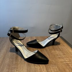 CLASSIQUE Camlo womens mid heel buckle dress sandals shoe size 8 black NEW