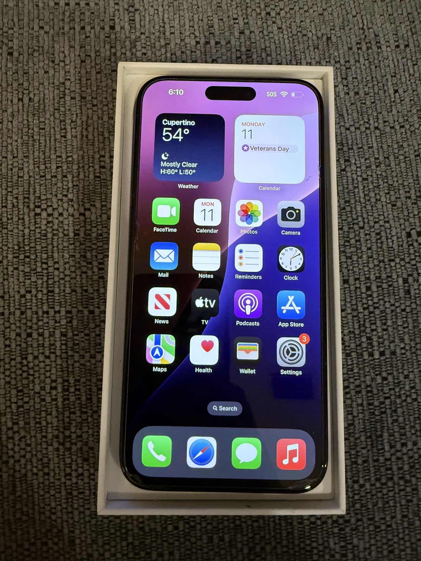 iPhone 15 Pro Max. Read Description