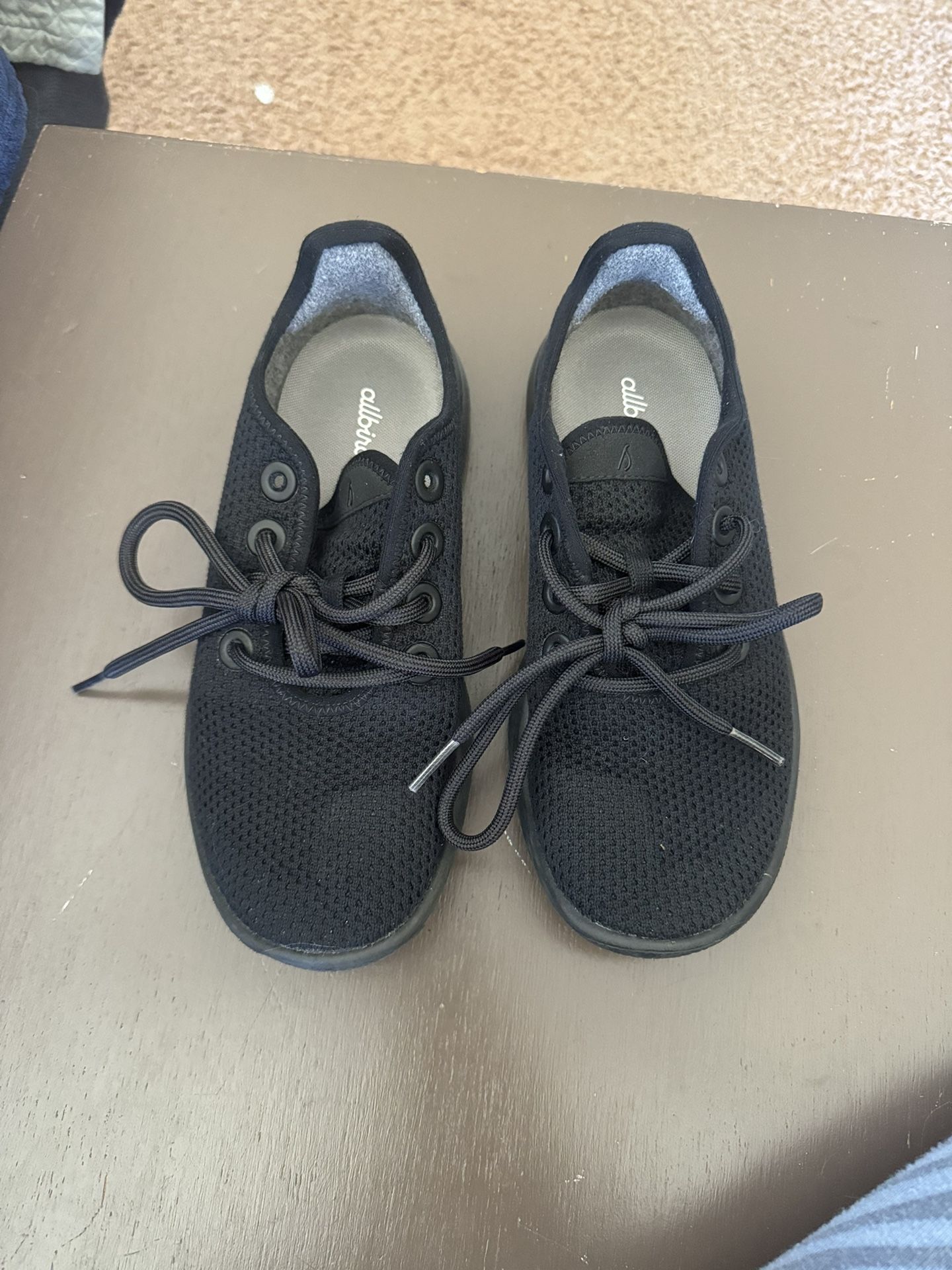 Women’s Allbirds Size 6