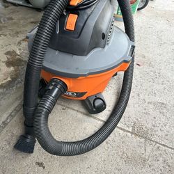 Rigid wet/dry vacuum 6 gal 3.5 peak HP