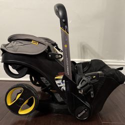 Doona Car seat/stroller with 2 Bases