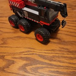 Quarry Monster Towing Diecast Truck Toy (With Moving Parts)

