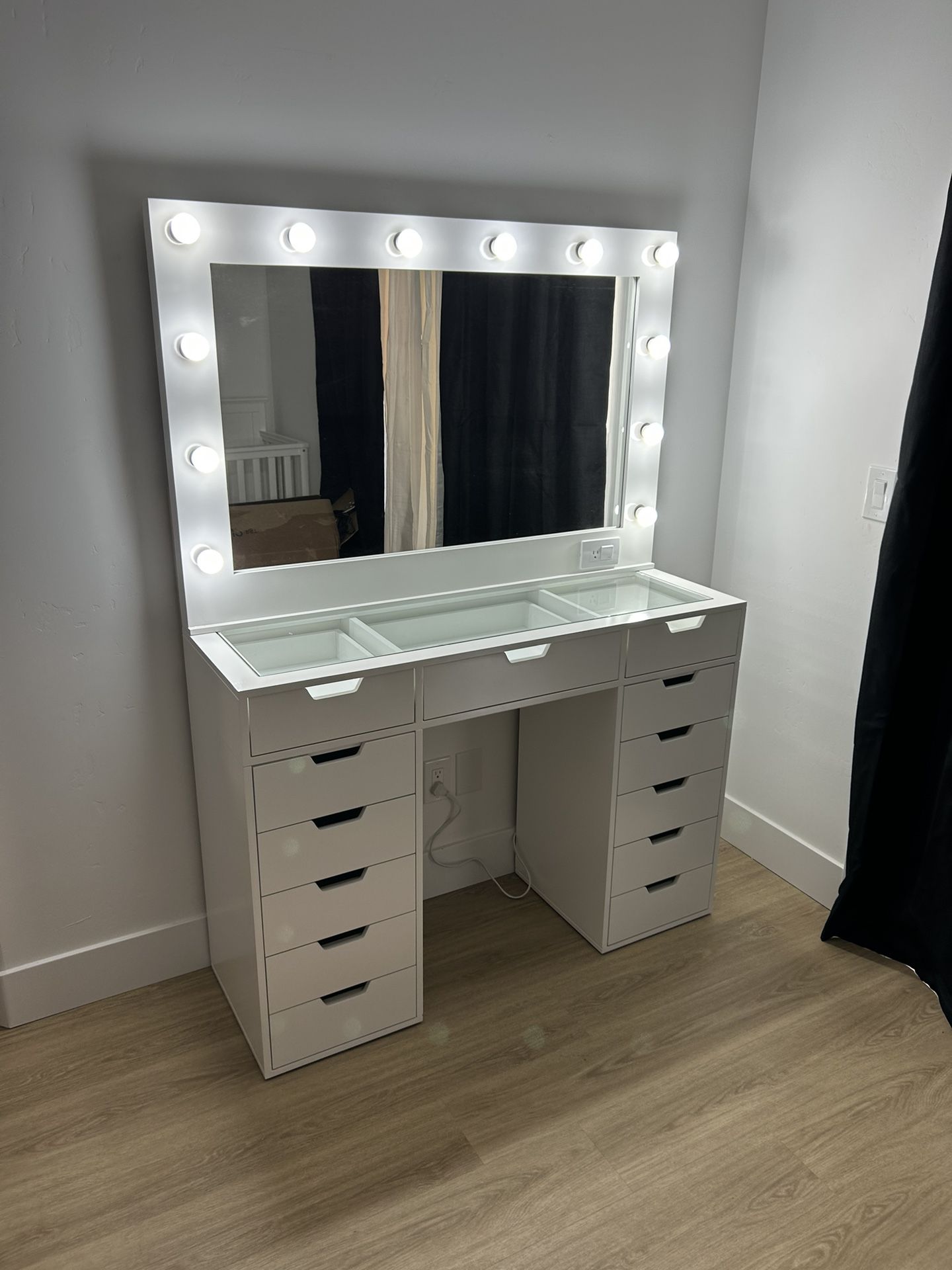 New 48in Vanity With Hollywood Mirror😍❤️