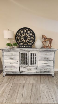 Dresser  .. Entry Table