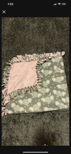 Tie Knot Blanket 