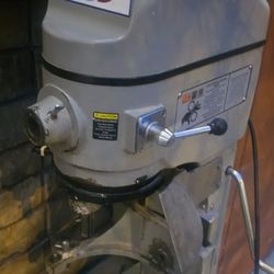 30 Quart Mixer & Dough Hook Globe SP30 115V Qt Planetary Floor Model #3450