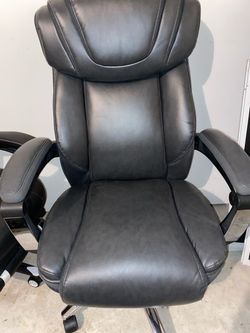 Black Leather Executive Office Chair