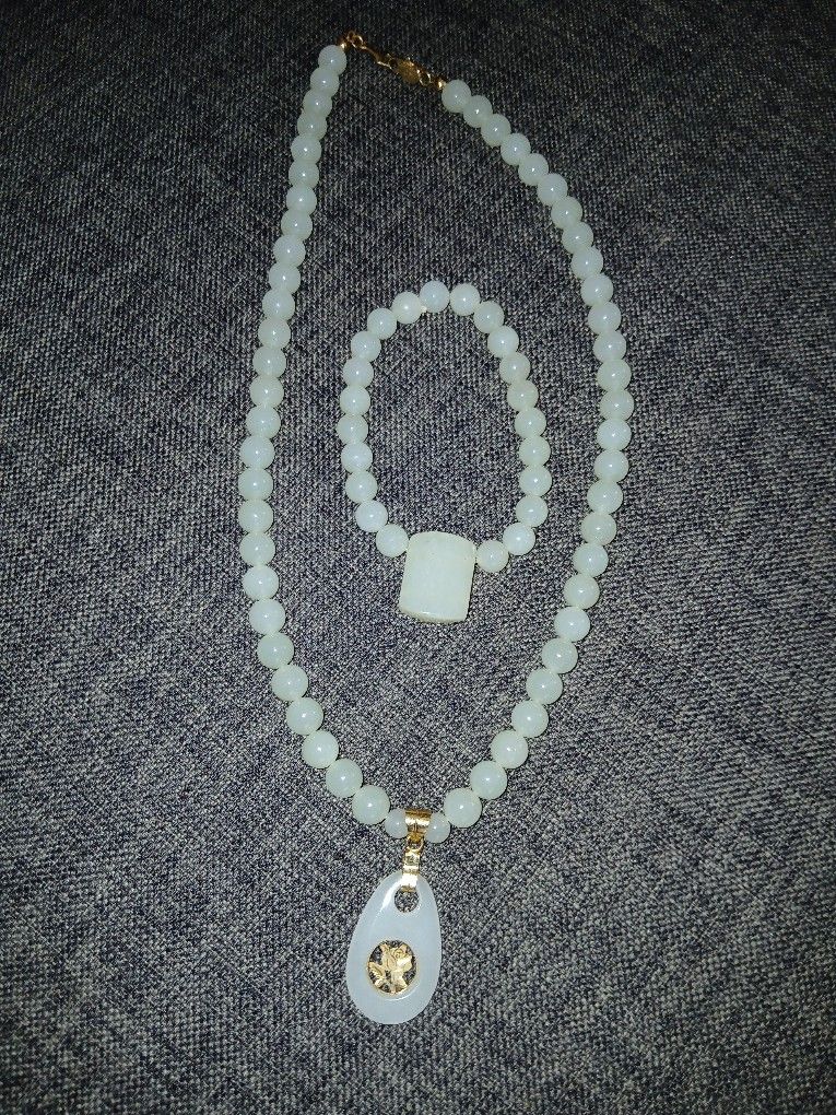 14K Gold, White Jade Necklace, with Bracelet