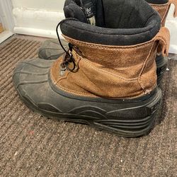 Old Mill Glacier Duck Boots with DuPont Thermolite Insulation! Size 9!