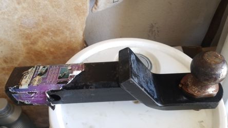 Trailer hitch with 2" ball