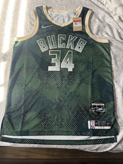 Giannis Antetokounmpo Bucks jersey