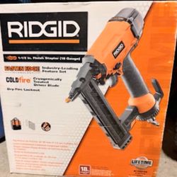 Rigid 1 1-2 In. Finish Stapler (18 Gauge)