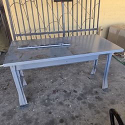 STEEL WORK BENCH