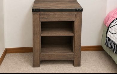 Nightstands pair(i have both drawers)