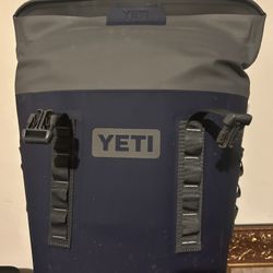 M12 BACKPACK SOFT COOLER 