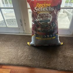 Sun Flower Select Bird Food 40 Pounds Bag.