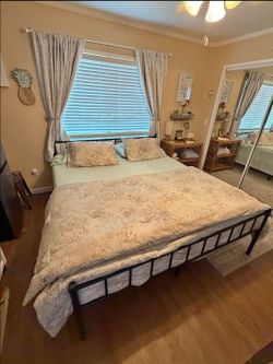 CAL KING metal frame and mattress