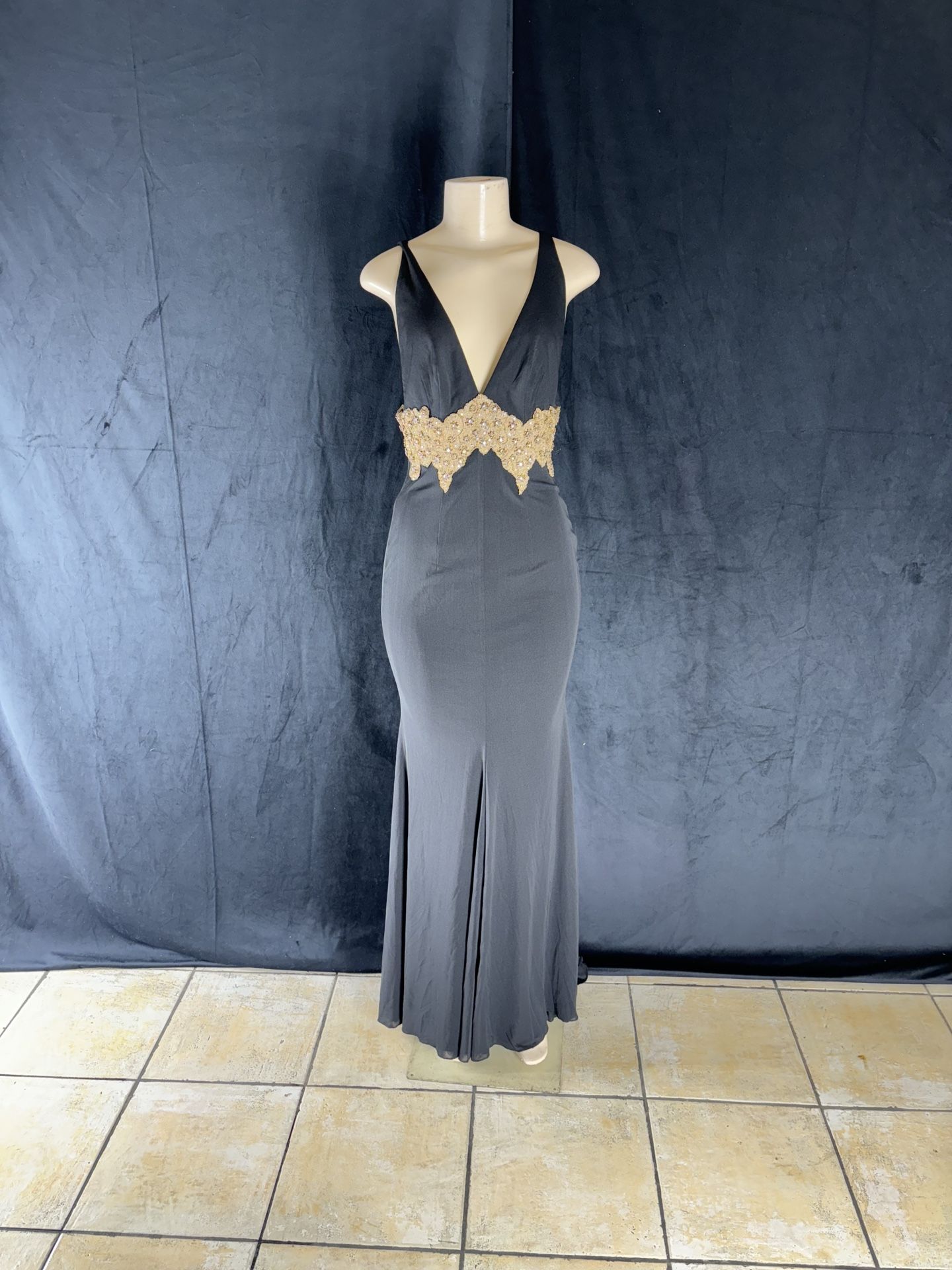 Mandalay Dress Size 6