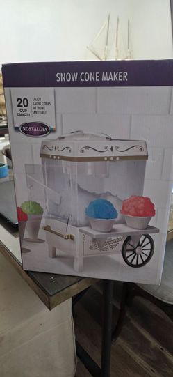 Snow cone maker